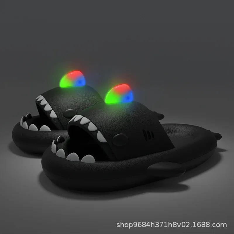 Zapatillas de tiburón con luces